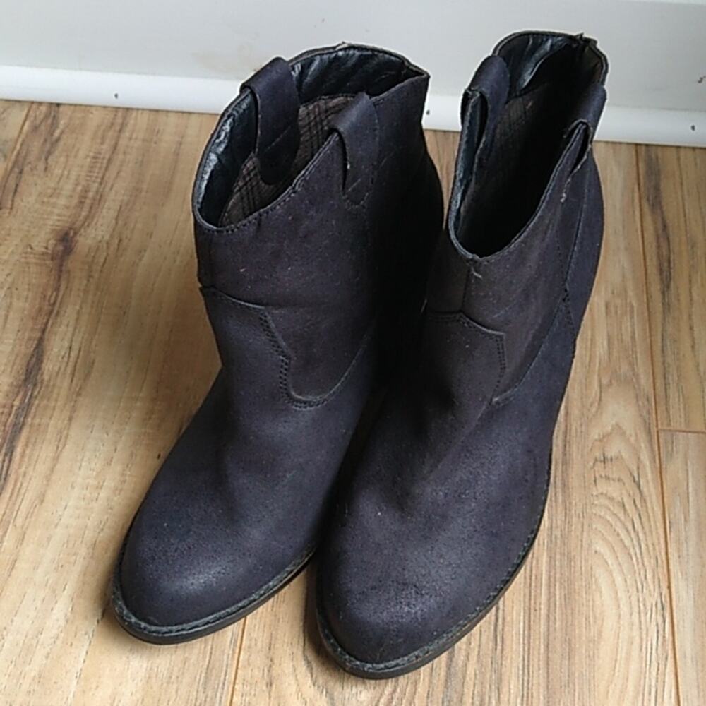 Rebels faux leather western cowgirl style booties Black 8.5